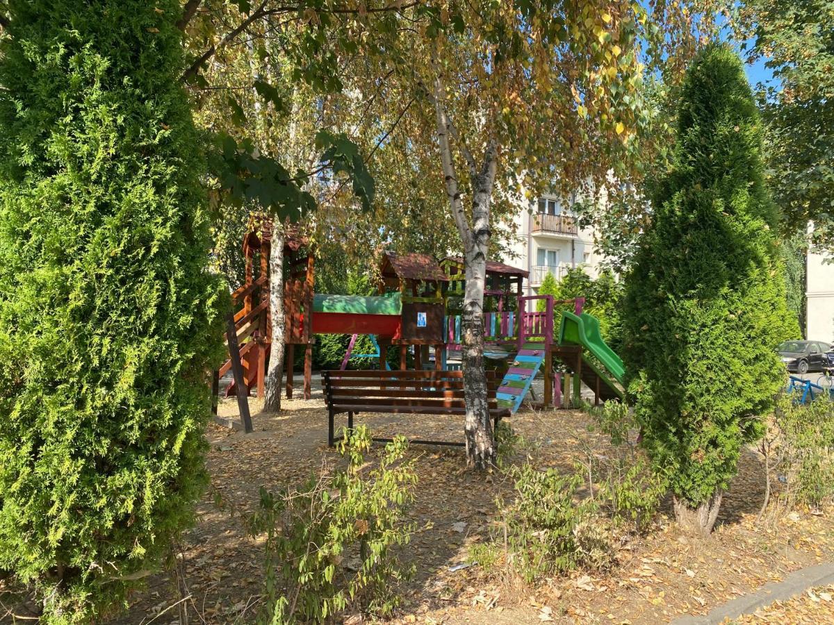 Wanderlust Home Cream, Rasnov Apt For 4, Wifi And Free Parking Eksteriør bilde