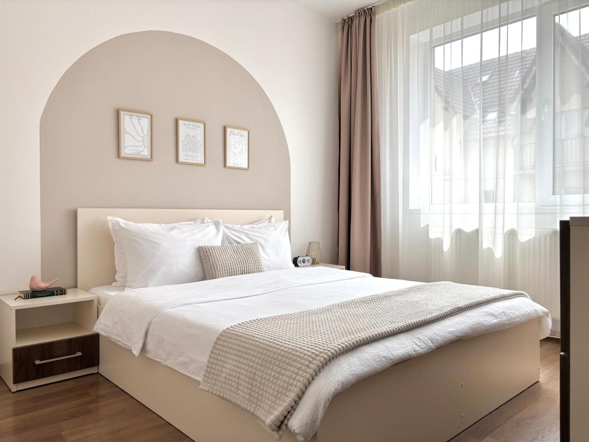 Wanderlust Home Cream, Rasnov Apt For 4, Wifi And Free Parking Eksteriør bilde