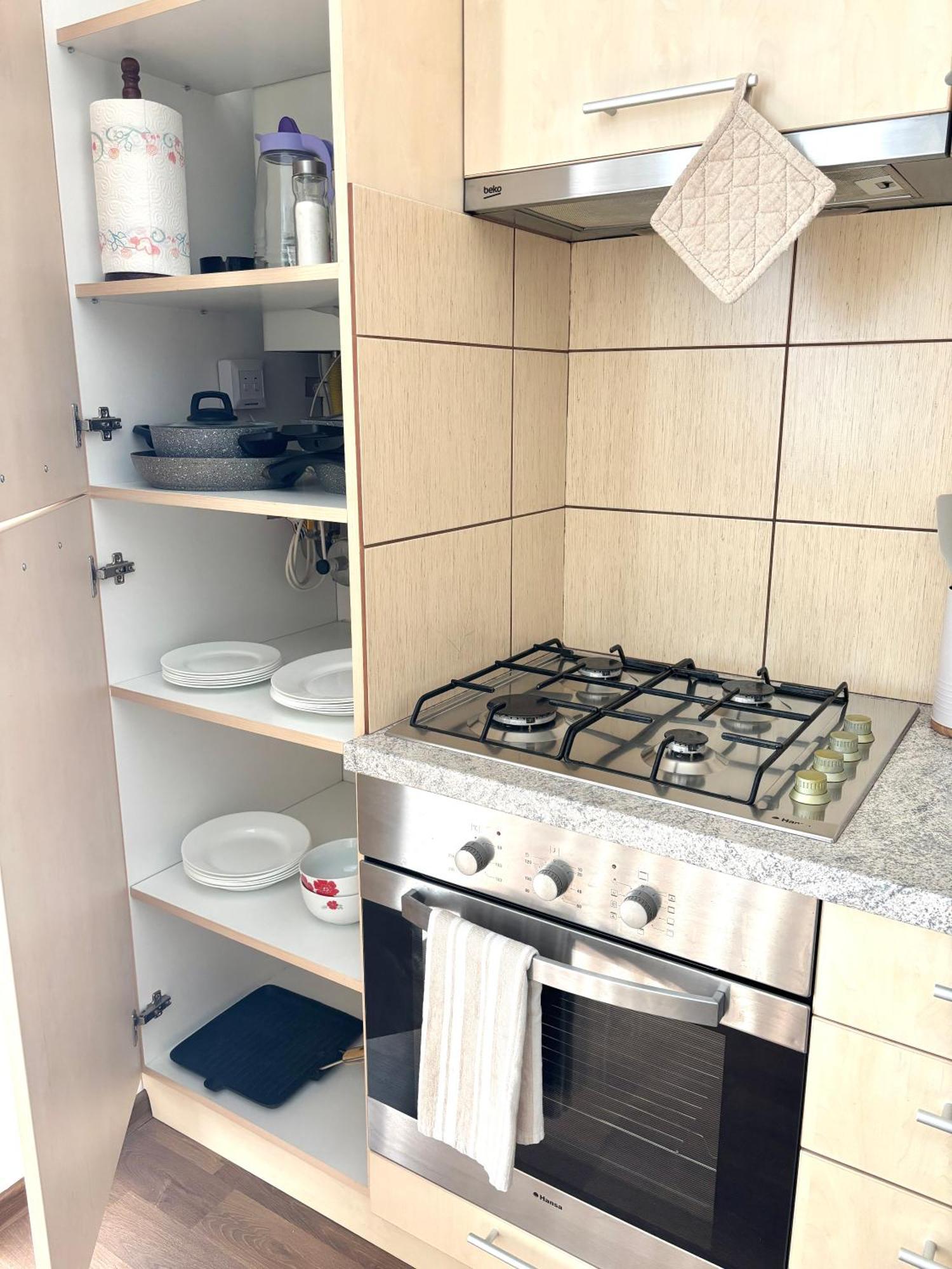 Wanderlust Home Cream, Rasnov Apt For 4, Wifi And Free Parking Eksteriør bilde