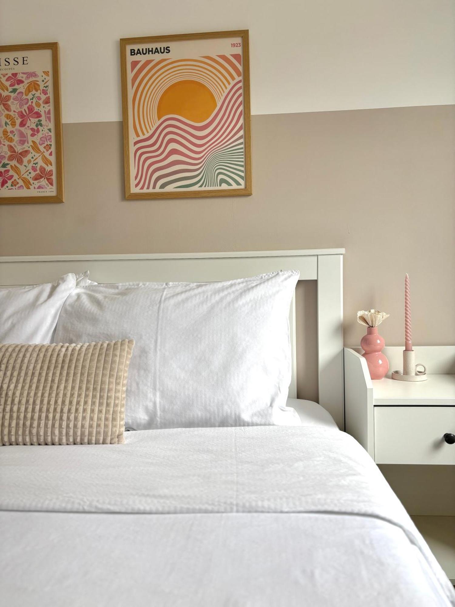 Wanderlust Home Cream, Rasnov Apt For 4, Wifi And Free Parking Eksteriør bilde