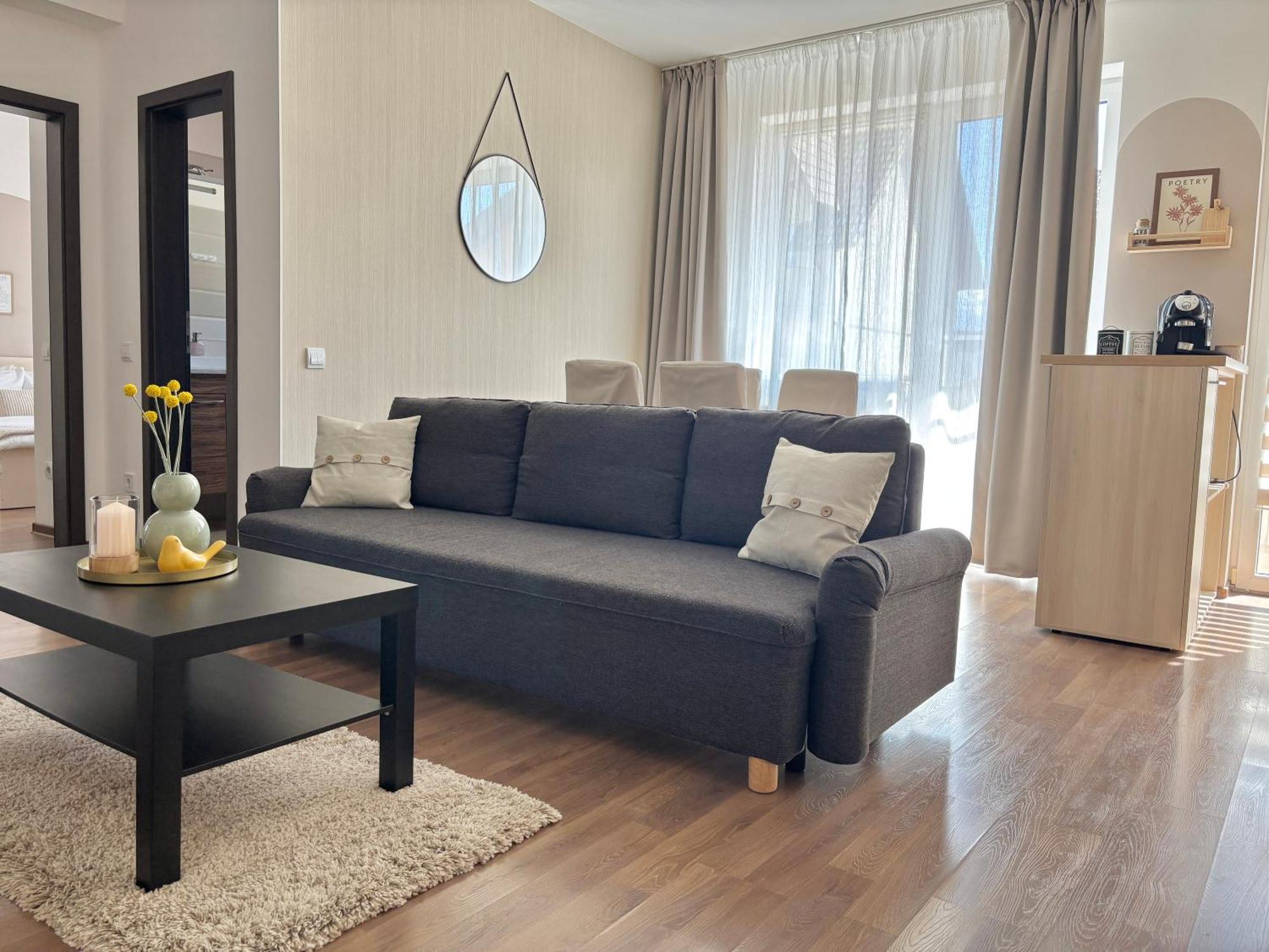 Wanderlust Home Cream, Rasnov Apt For 4, Wifi And Free Parking Eksteriør bilde
